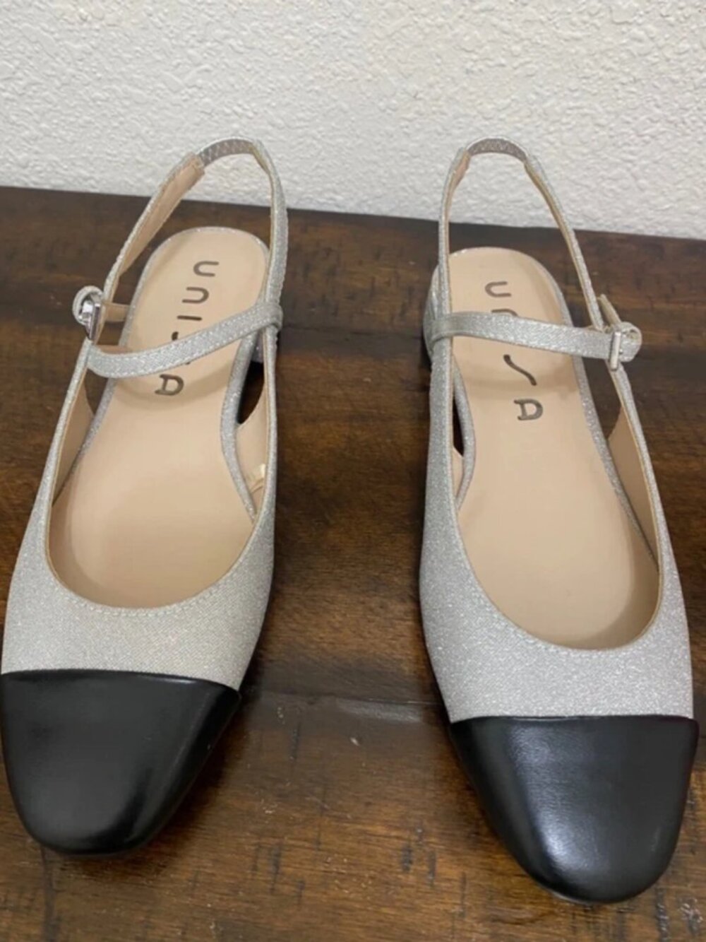 Unisa Silver Sparkle Cap Toe Slingback Flat Women’s sz 5.5